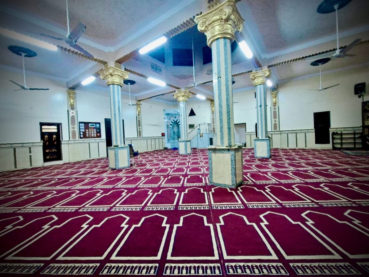 داخل المسجد